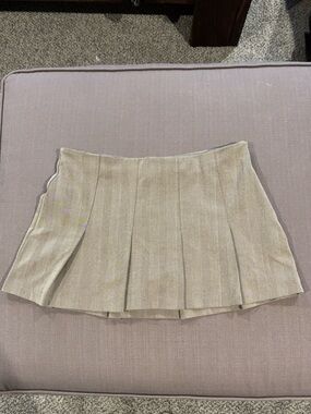 Abercrombie & Fitch Beige Pleated Mini Skirt